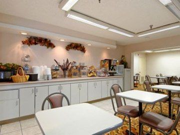 Super 8 By Wyndham Orlando Near Florida Mall Williamsburg Exterior photo