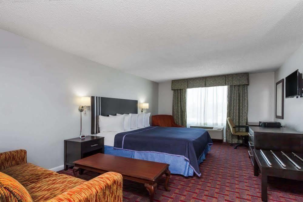 Super 8 By Wyndham Orlando Near Florida Mall Williamsburg Exterior photo